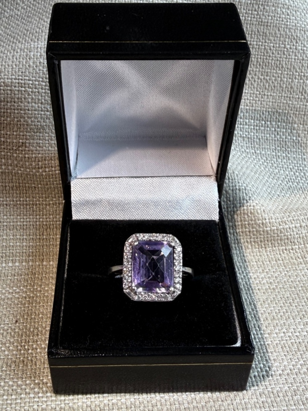 14K Amethyst & Diamond Halo Ring in White Gold - Size 5.75. Beautiful Ring!